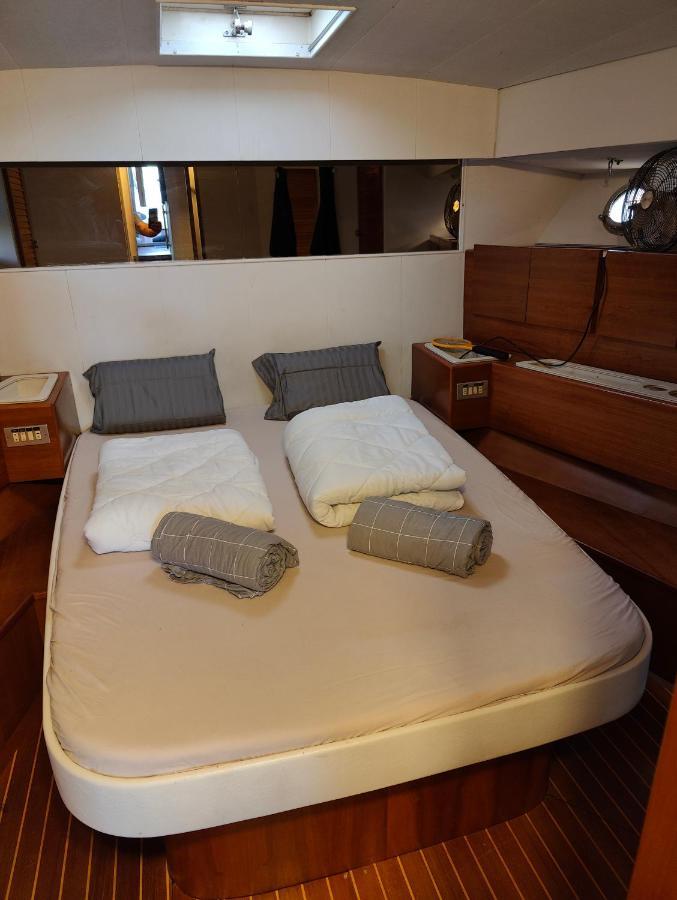 Hotel Voyager Sant Adrià de Besòs Esterno foto